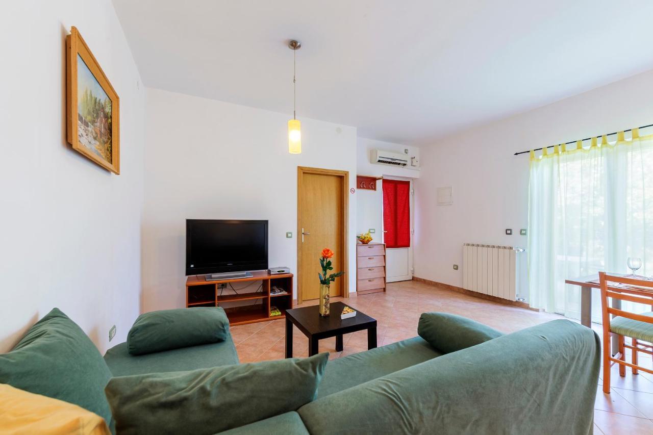 Apartments Pino Pula Exterior foto
